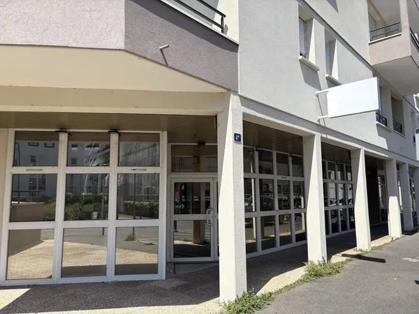 Local commercial 198 m²
