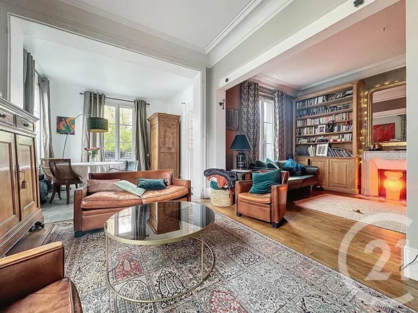 Vends maison - 134.81 m² - 6 pièces, 5 chambres - Versailles 78000