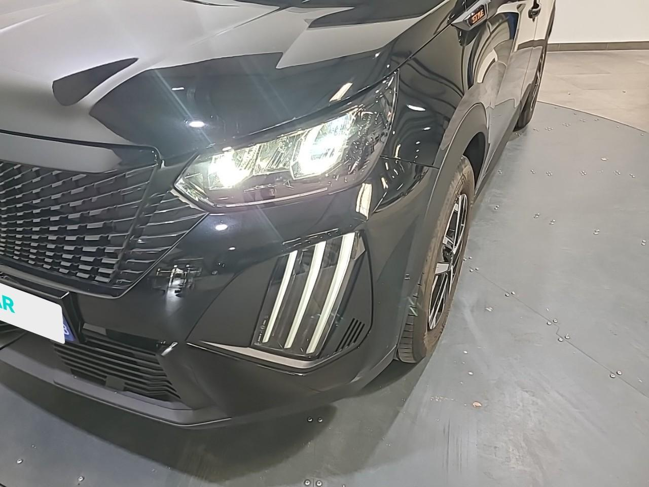 Peugeot 2008 hybrid 136 e-dcs6 style — photo 24
