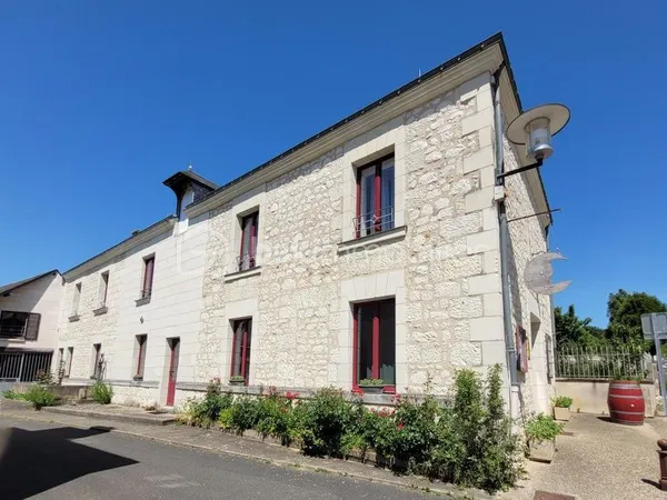 Belle propriété en coeur de village proche de Chinon