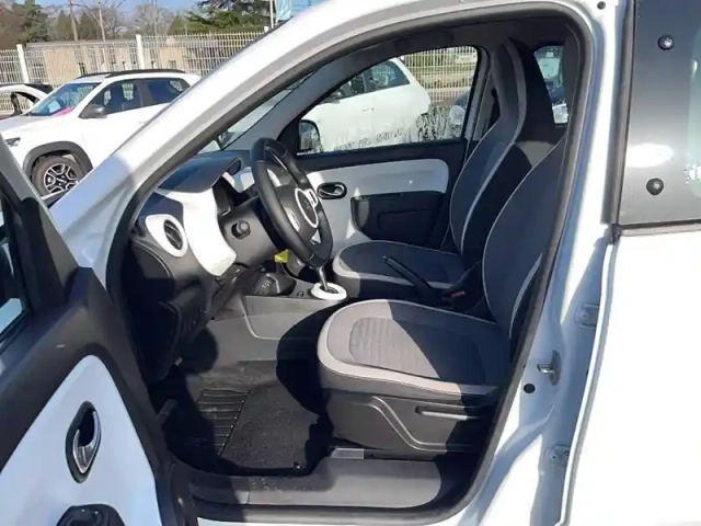 Renault Twingo iii e-tech — photo 9