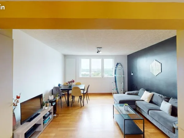 Chambre 5 pièces 96 m²