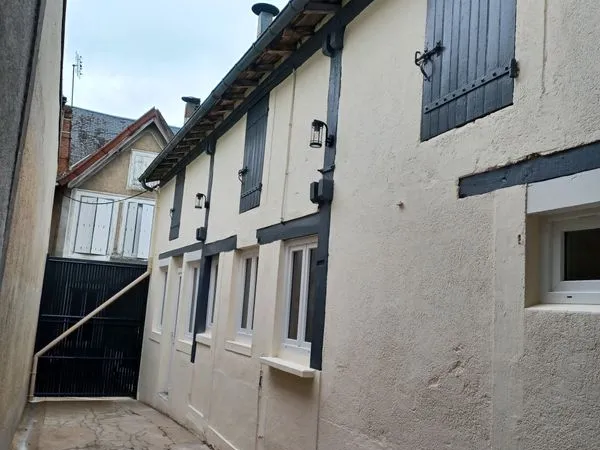 A louer, studio au centre d'Aigurande (36140)