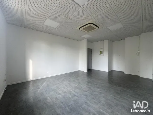Bureaux 27 m² BAILLY-ROMAINVILLIERS
