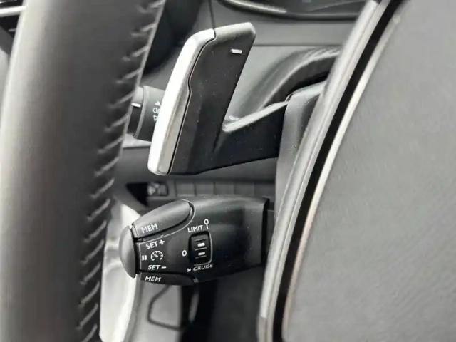 Peugeot 208 hybrid 100 e-dcs6 — photo 21