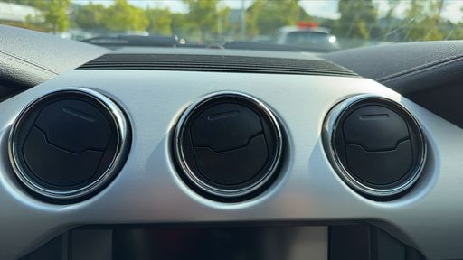 Ford Mustang Cabriolet 2.3 Ecoboost 317 - . – 2015 – 63092 km – Essence – Boîte Manuelle — photo 22