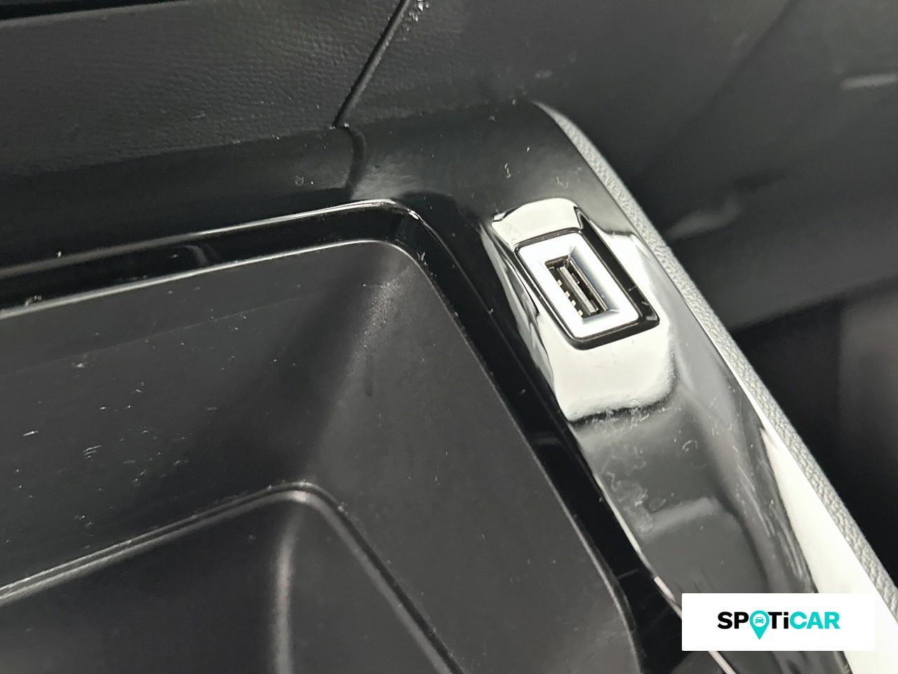 Peugeot 2008 1.2 puretech 130ch s&s active pack — photo 19