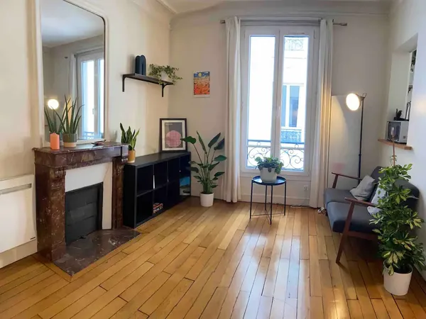 Loue meublé et équipé de 27m² + Local à vélo