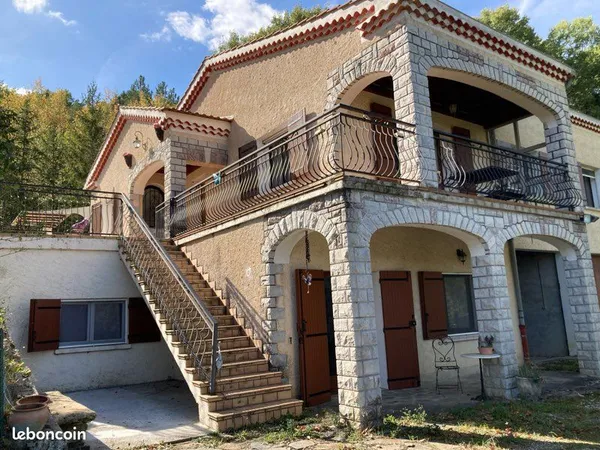 Grande maison près de Laragne
