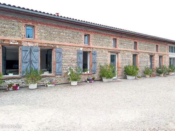 Appartement dans maison Toulousaine en petite copropriété
