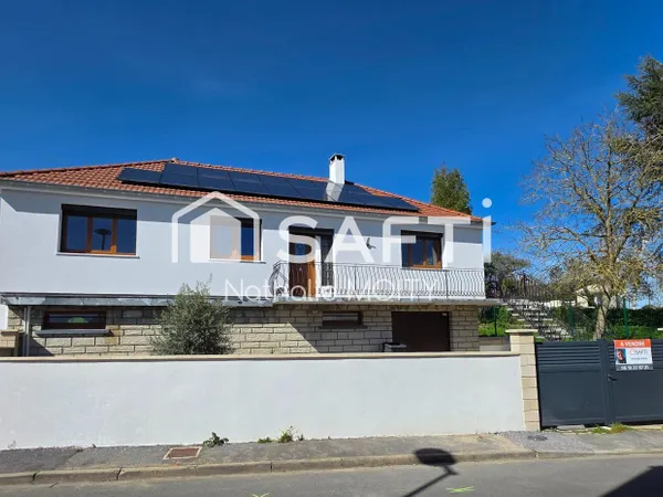 Pavillon habitable de PLAIN PIED élevé sur sous sol avec garage et dépendance T2, DPE C.