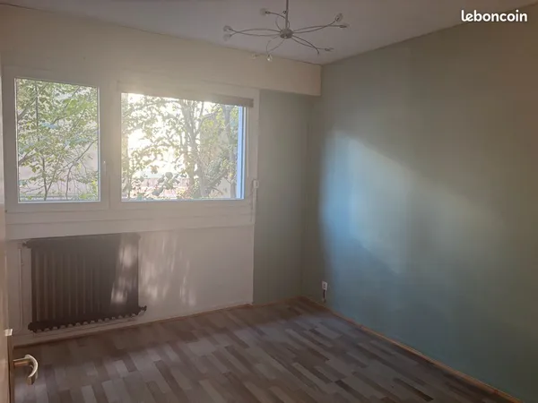 À louer - Appartement T2 de 45 m² avec parking privatif et cave - Metz Nouvelle Ville