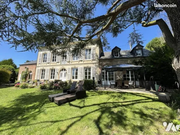 Maison 10 pièces 279 m²