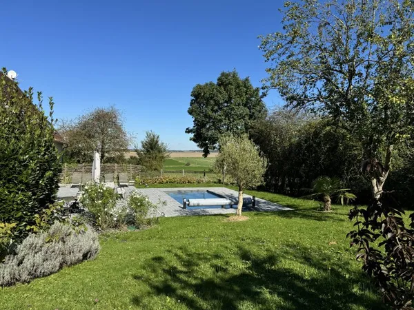 Vends maison 212m² Longère Percheronne avec piscine