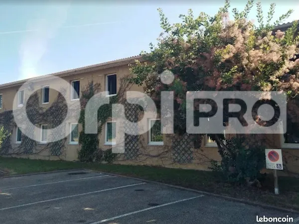 Local hôtel 1 150 m²