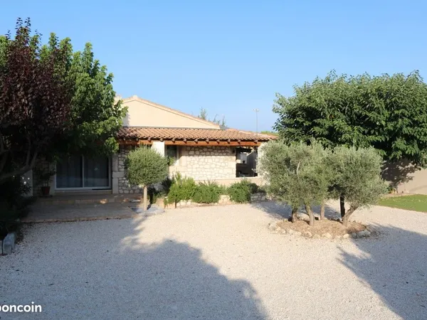 Maison provençale rénovée - Entre Mollégès et Eygalières