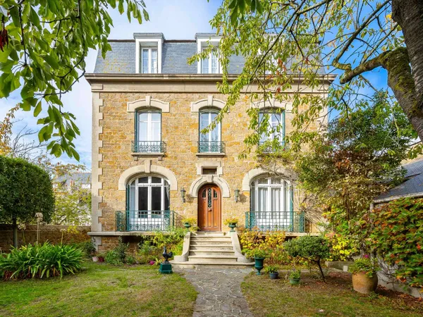 Maison 12 pièces 227 m²