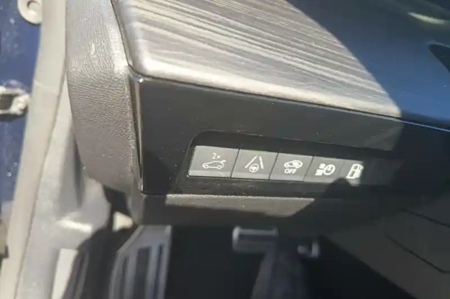 Peugeot 508 hybrid 225 e-eat8 — photo 29