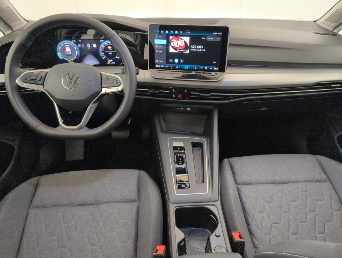 Volkswagen Golf 8 — photo 13