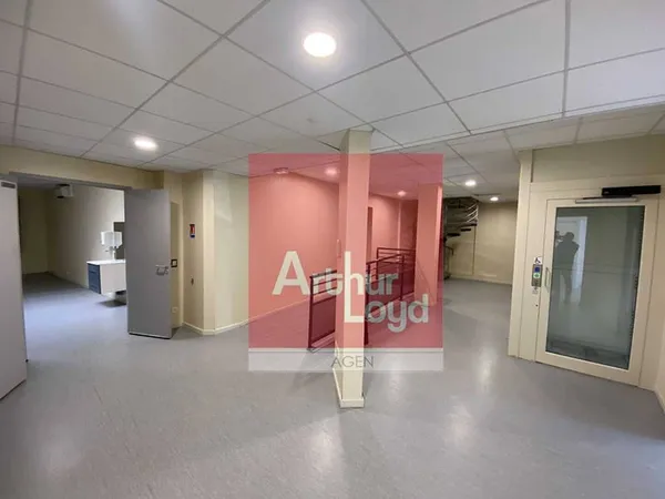 Bureaux 3 pièces 330 m²