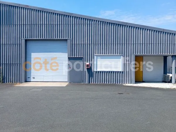 Entrepôt 400 m² CHOLET
