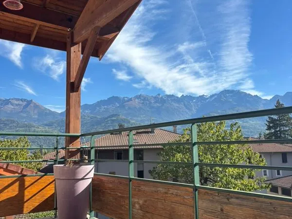 Appartement de 85 m², dernier étage ascenseur, Bernin centre