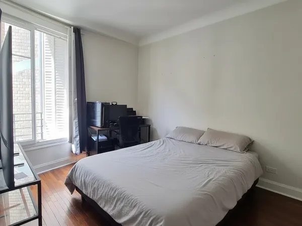 Appartement 2 pièces 32 m2 rue Labrouste Paris 15