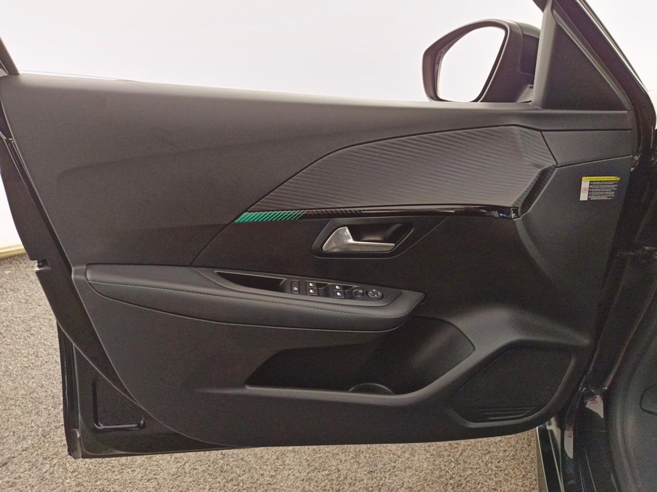 Peugeot 208 electrique 50 kwh 136ch allure — photo 18