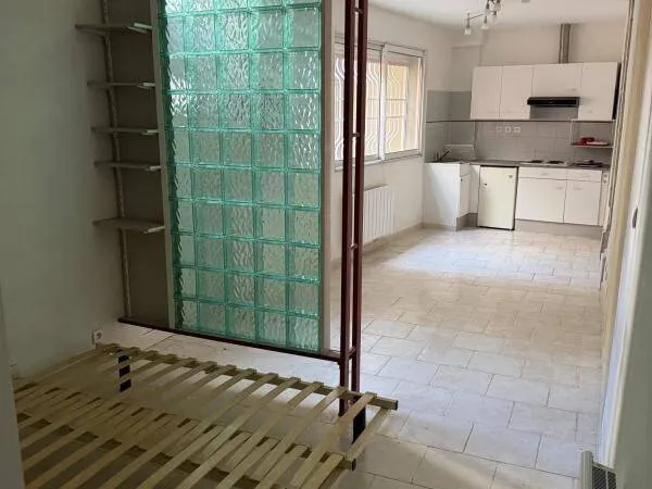 Studio 1 pièce 24 m²