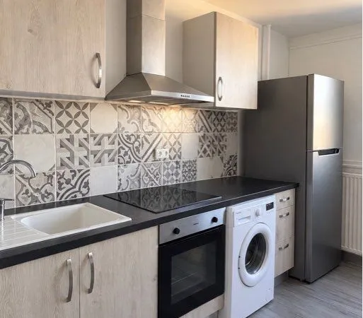 T3 RÉNOVÉ - 65 m² - LUMINEUX - TRAVERSANT - VUE DÉGAGÉE