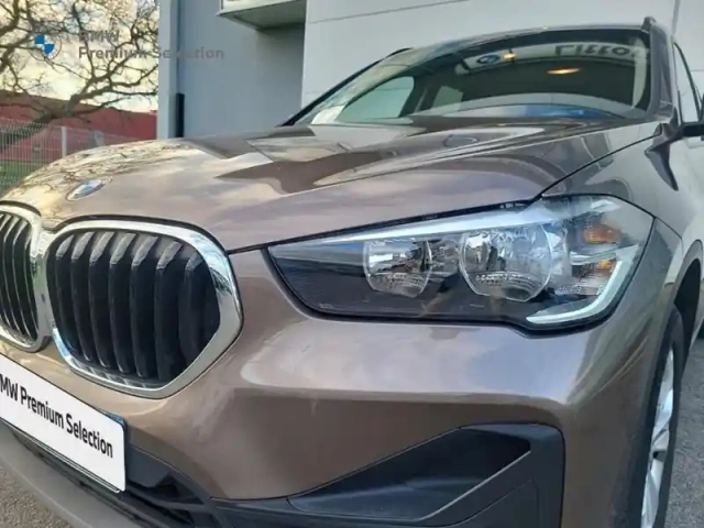 Bmw X1 sdrive18da 150ch lounge euro6d-t — photo 11