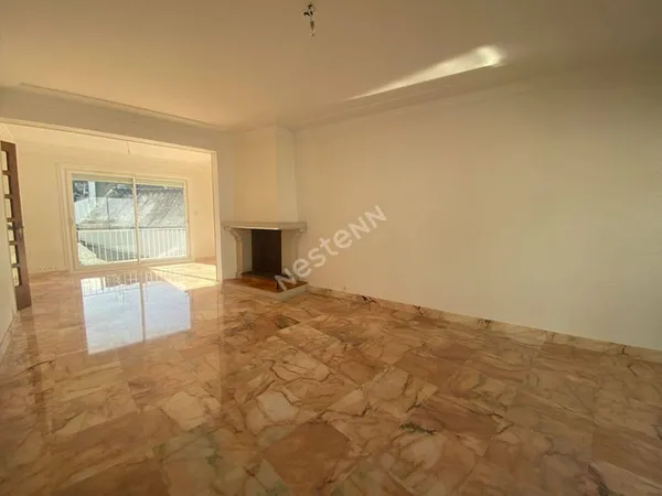 Maison 7 pièces 202 m²