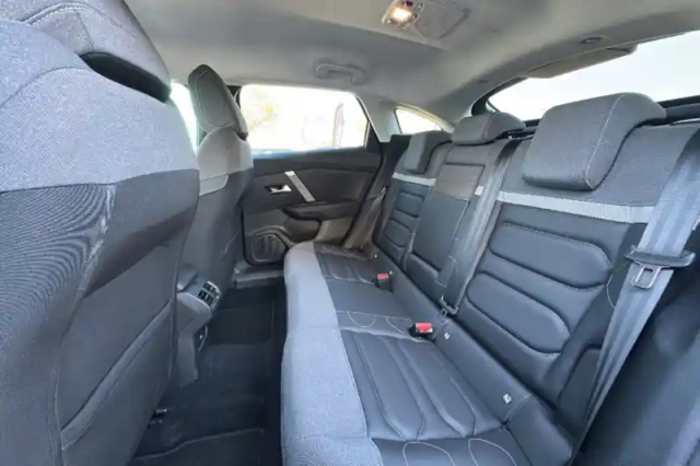Citroën C4 puretech 130 eat8 — photo 10