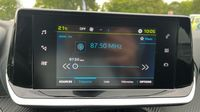 Peugeot 208 e-208 136ch Like — photo 18