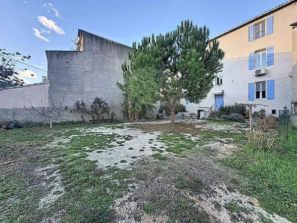 Immeuble 268 m²