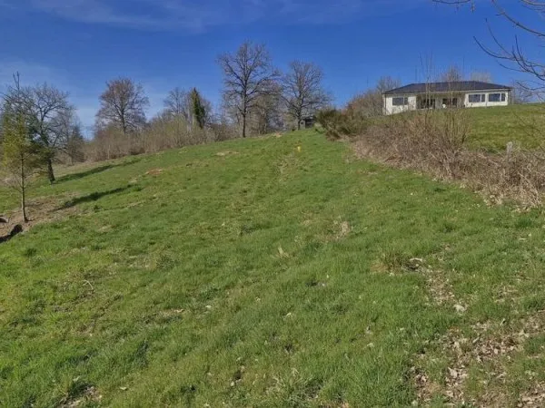 Terrain constructible de 1500 m² non viabilisé