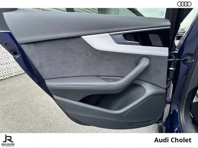 Audi A4 35 tfsi 150 s tronic 7 — photo 14