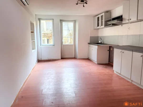 Maison de ville, belle opportunité, dépêchez vous!