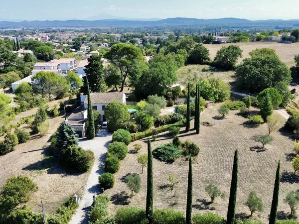 Maison 10 pièces 205 m²