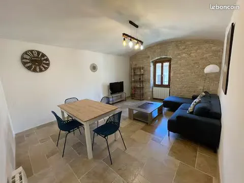Appartement meublé 70 m² avec grande terrasse - Centre de Barjac