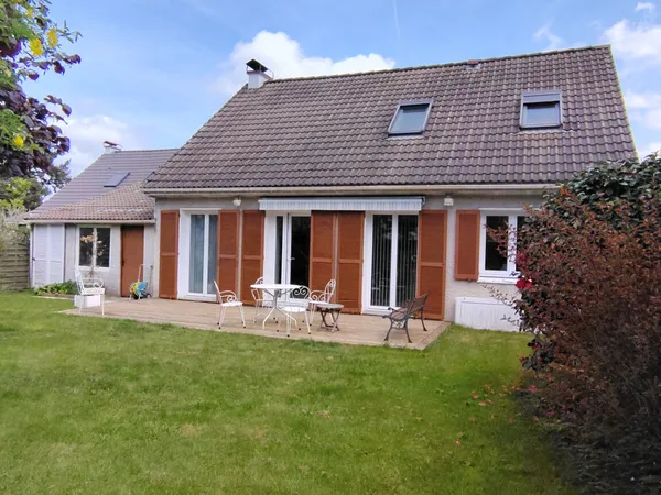 Maison Familiale de 141m², 5 chambres dans résidence prisée