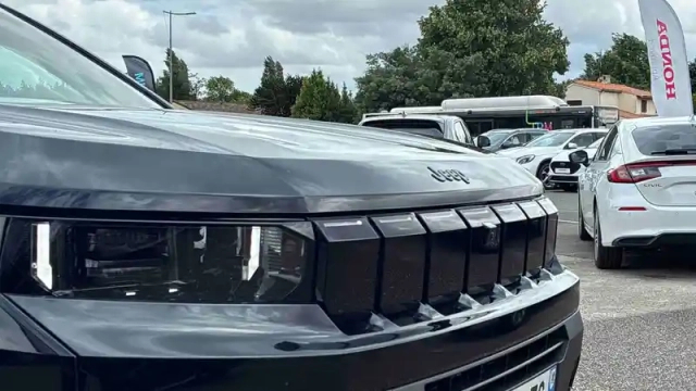 Jeep Compass 1.6 turbo t4 225 ch bvr7 e-hybrid plug-in 4x2 — photo 23