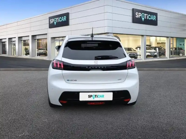 Peugeot 208 electrique 50 kwh 136ch gt — photo 4
