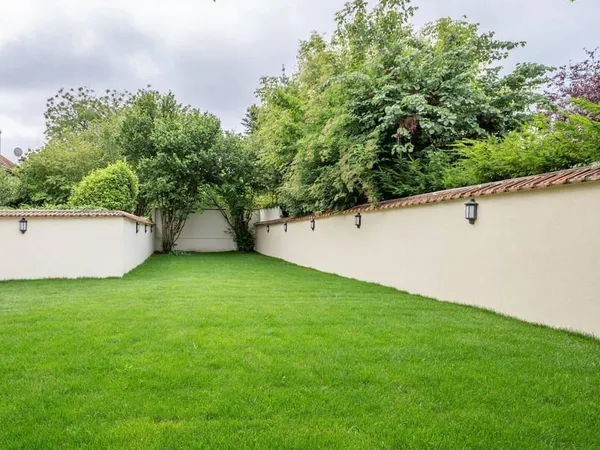Maison 9 pièces 230 m²