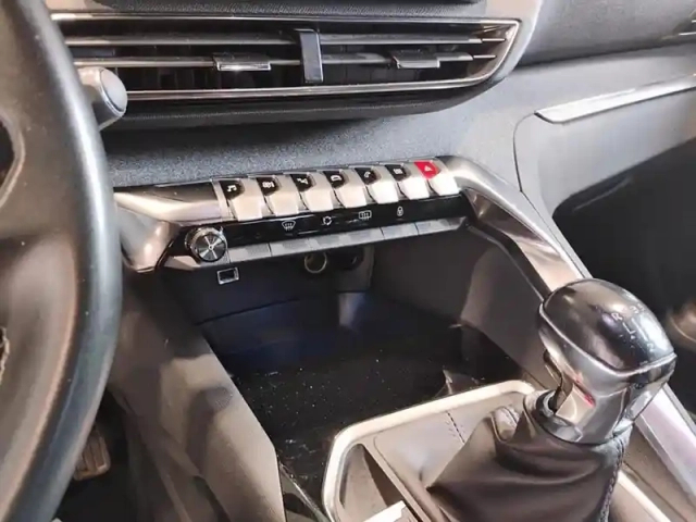 Peugeot 3008 puretech 130ch s&amp;s bvm6 allure pack — photo 13