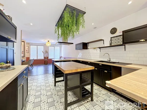 Maison 4 pièces 140 m²