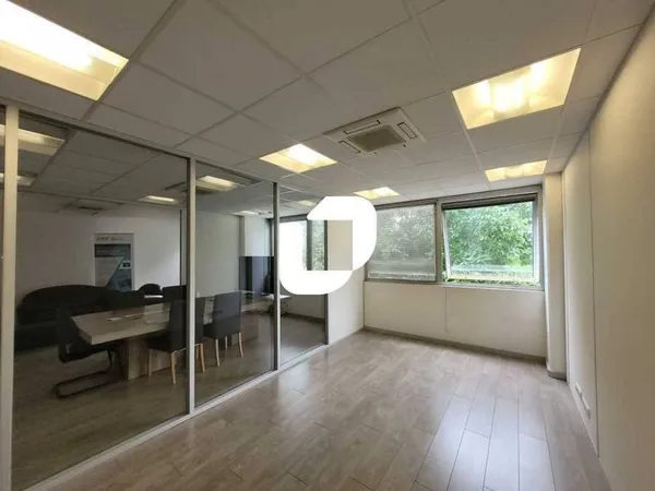 Local d'activité 1429 m²