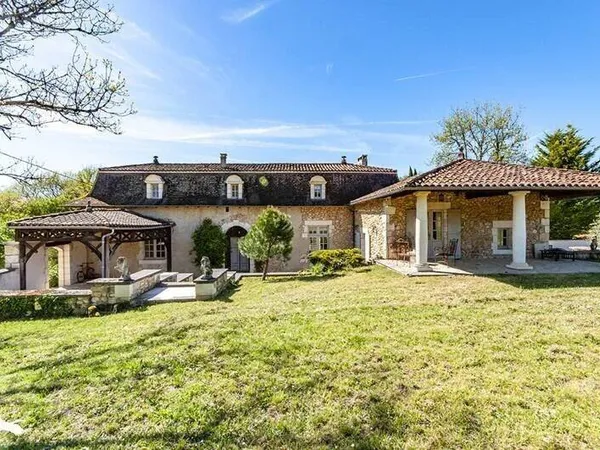 Maison 5 pièces 223 m²