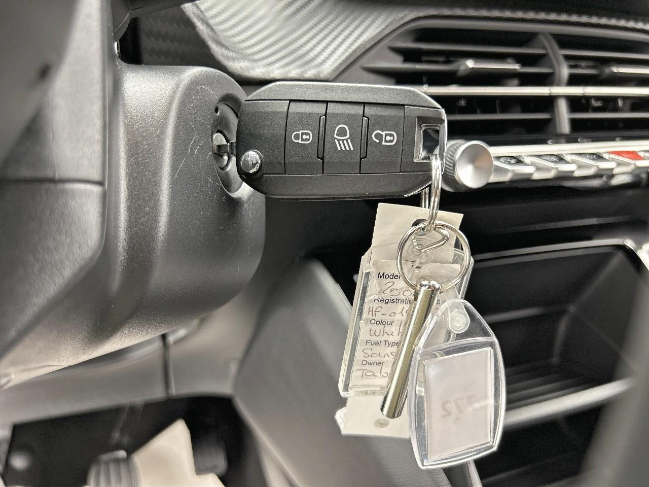 Peugeot 208 100 s&s bvm6 style — photo 19