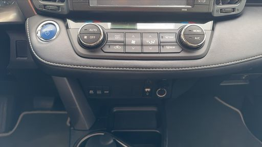 Toyota RAV4 2.5 VVTi 197 Hybrid 2WD E-CVT - Dynamic – 2018 – 86598 km – Hybride essence – Boîte Automatique — photo 10